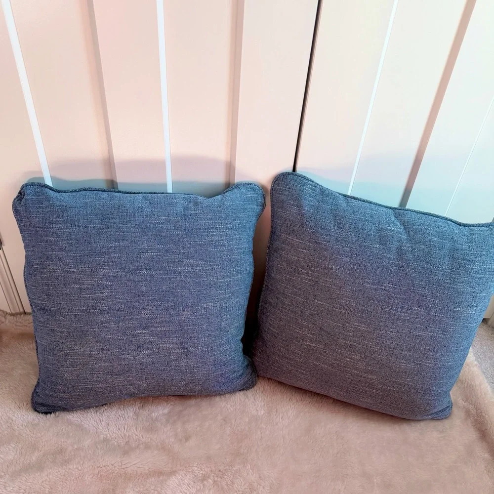 Ashely Furniture Blue Denim Throw Pillow Covers (Set of 2 ) - Picture 4 of 13